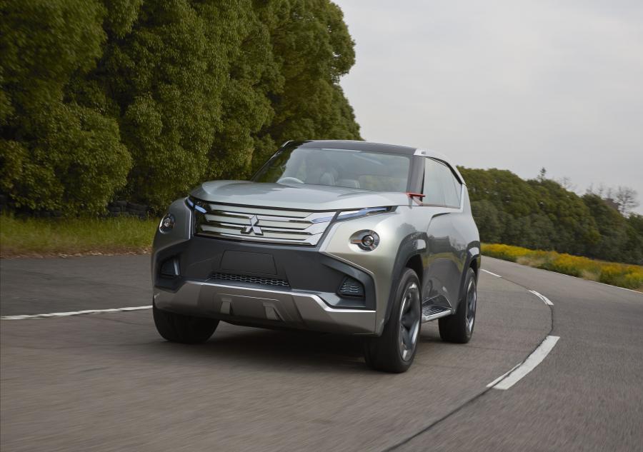  Mitsubishi Concept GC-PHEV 2015 года  (фото 17 из 31)
